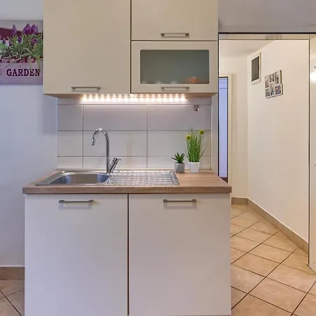 Apartment Arena