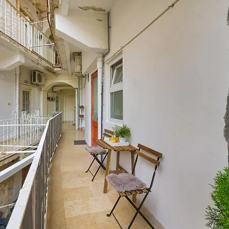 Arena Apartment