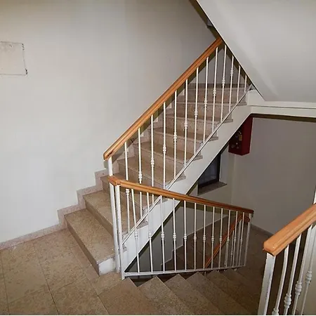 Arena Apartman *
