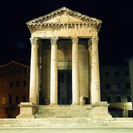 Apartment Arena Pula